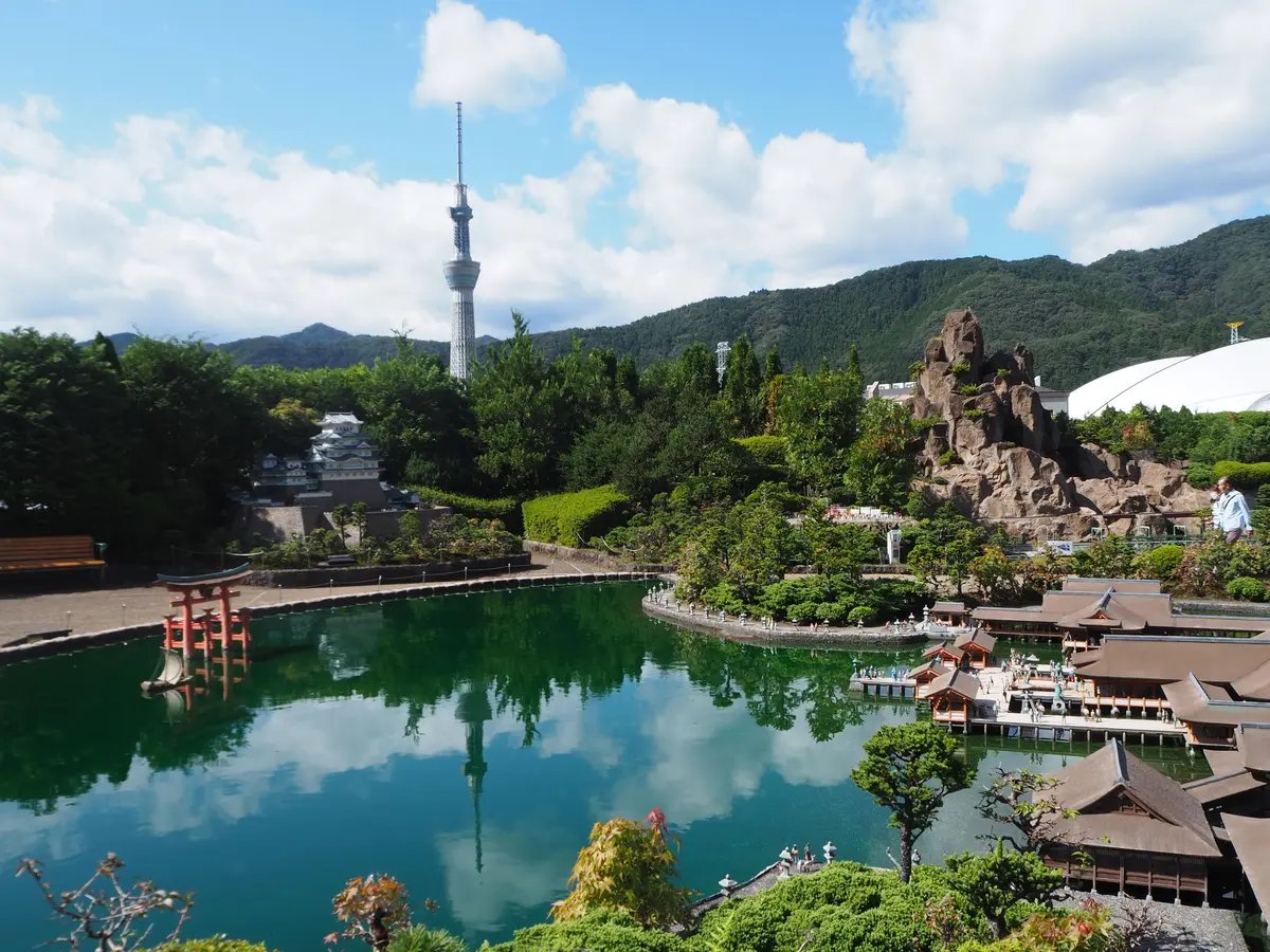 🏞️ 토부 월드 스퀘어 이미지 1